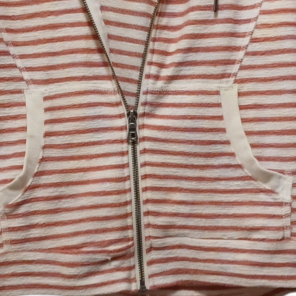 Cable & Gauge - White & Pink Stripped Hoodie W/ Drawstring & Pockets - Picture 5 of 9